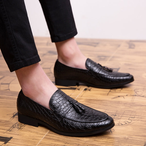 Summer Outdoor light soft Leather Men Shoes Loafers Slip On Comfortable Moccasins Flats
